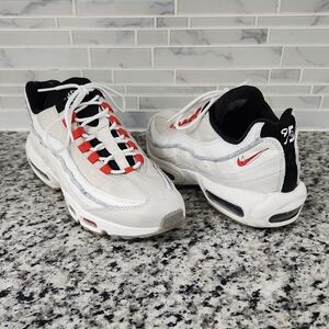 Light Bone & Habanero Red Nije Air Max 95 Casual Sneakers  9.5 athletic sneakers